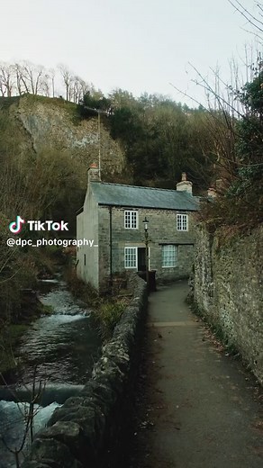 Exploring Castleton: A Winter Adventure in Peak District