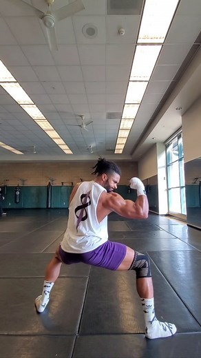 Smoother than the secretions of the bombyx mori 😤🤌🏽 (sometimes) If you're tryna move like me, check out the programs on my site ⚡ . . . . . #tricking #martialarts #kicks #capoeira #kungfu #taekwondo #bokator #muayboran #tekken #bboy #eddygordo #streetfighter #blackpanther #mortalkombat #mma #wingchun #ipman | F808Z