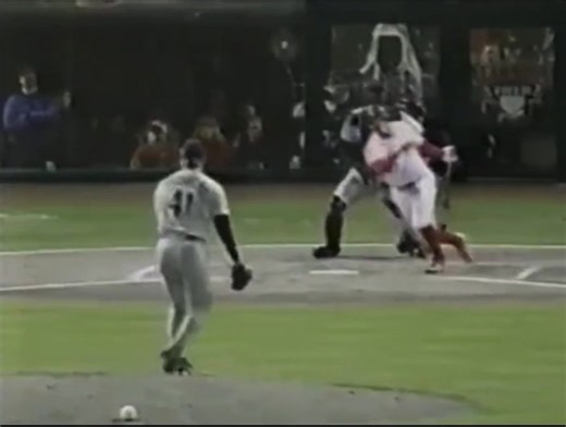 October 22, 1997: October Baseball⚾️ In ideal Cleveland fashion, we host coldest #WorldSeries game ever And we wouldn't have it any other way Manny (that swing!), Sandy ("Mr. 1997") in 1st inning get chilly crowd fired up Indians win 10-3 #BestLocationInTheNation | Mr. Cleveland Sports