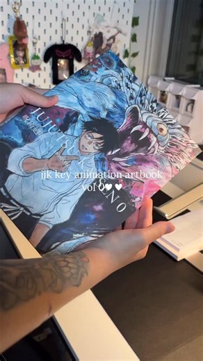 kaci🦋 on Instagram: "I love this edition as well<3 I don’t have volume 1 yet tho :((( maybe I’ll ask for Christmas hehe #jjk #jujutsukaisen #anime #manga #mangacollection #explore #explorepage"