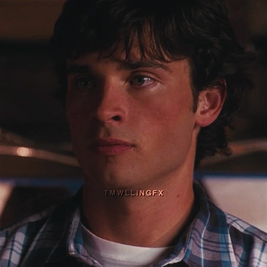 Exploring Clark Kent's Evolution in Smallville Season 4