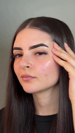 Tutorial de Sobrancelha com Ruby Rose