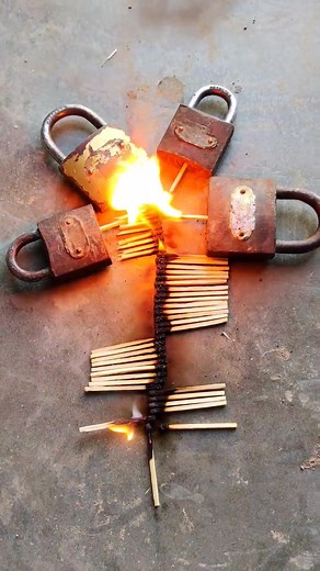 amazing trick lock open #tricks #fypシ゚viral #foryou #trending #lockexperiment #viral