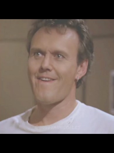 that boy is a monster 🖤 #rupertgiles #anthonystewarthead #anthonyhead #buffythevampireslayer #sarahmichellegellar #buffy #buffysummers #btvsedit
