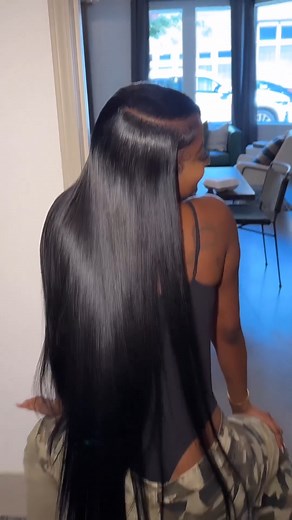 Silky shiny hair is everything ✨✨ hair link: https://bitly.ws/Fc3Y...