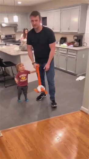 When you have a clumsy dad#funnybaby #fypシ #dad #fail #funnyvideos | funny baby videos