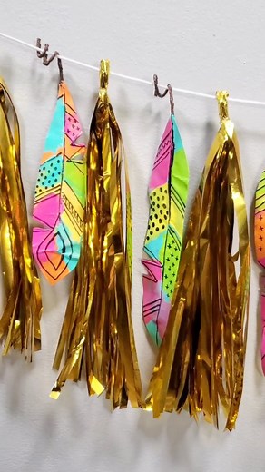 Making faux feathers for bright colorful decor! . https://www.doodlecraftblog.com/2025/10/how-to-make-faux-painted-feathers-diy.html . #plaidcrafts #plaidcreators #feather #feathers #fauxfeathers #centerpiece #diy #crafts #Thanksgiving #fall #autumn #colorful #givethanks #tablescape #placesetting #placesettingideas #Doodlecraft #Doodlecraftblog | Doodlecraft