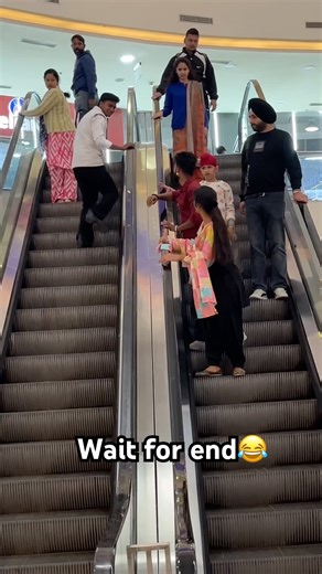 Ladki shocked bank😂😅#funny #prank #funnyprank #prankvideo #trending #viral #shortsfeed #shorts #yt