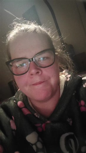 🫣🫣Someone needs to take my book away at night 😂😂 1 hour sleep BUT I have my first five Star read of 2026 🎉🎉 took so long that I didn't think I would have one this month 😕 #booktok #foryoupage❤️❤️ #booktokbesties #penelopedouglas #fivebrothers