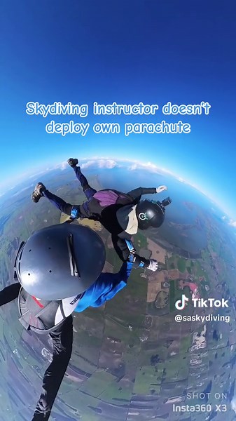 Instructors Teags playing student and taking Zack through a skills jump, working towards his AFF Instructor Rating. Ever wanted a career in skydiving? It’s more accessible than you think, get in contact for more info! linktr.ee/saskydiving . . . . #training #affinstructor #student #southaustralia #miffland #saskydiving #skydiving #getintoskydiving #adrenaline #freefall #skysports #thrillseeker