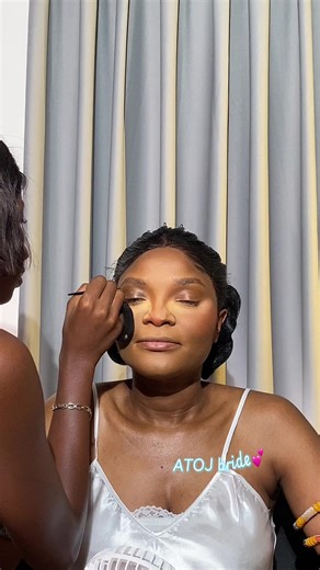 My bride has the most beautiful eyes.. At a point I thought she had contacts on 🫢🥰🥰#bridaleyeshadow #bridaleyes #eyeshadowtutorial #browtutorial #2026brides