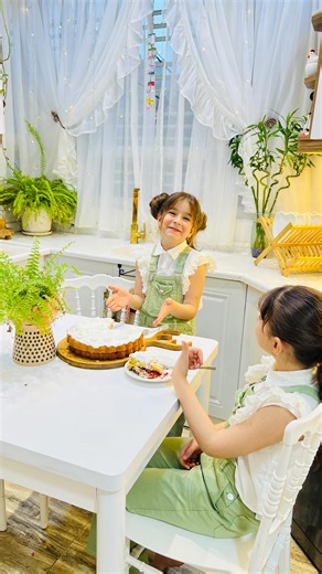 ‎شيماء بهاء الدين‎ on Instagram‎: "اول يوم للعطلة شموسة عملت كيكة بس ماعليكم صاغت تجنن ☺️☺️ . . . . . #اكسبلور #العراق #بنات #مطبخ #شمس"‎