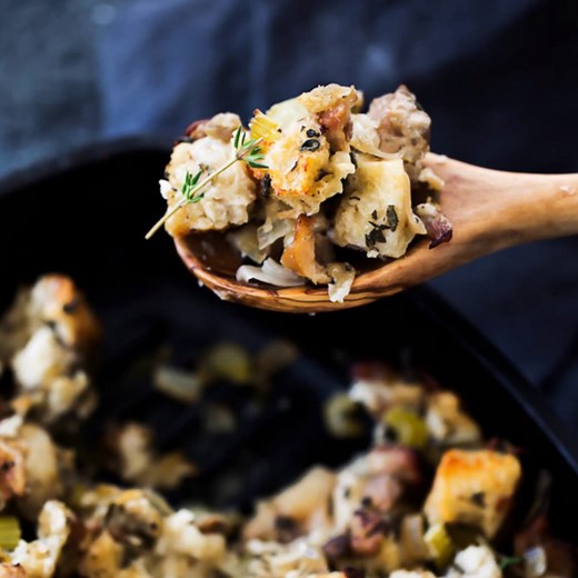 The BEST part of Thanksgiving dinner is the stuffing! 4 Freestyle Points • 166 Calories https://www.skinnytaste.com/chicken-sausage-and-herb-stuffing/ | Skinnytaste