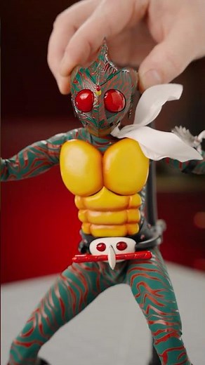 FIRST LOOK Hot Toys Kamen Rider Amazon Figure Prototype