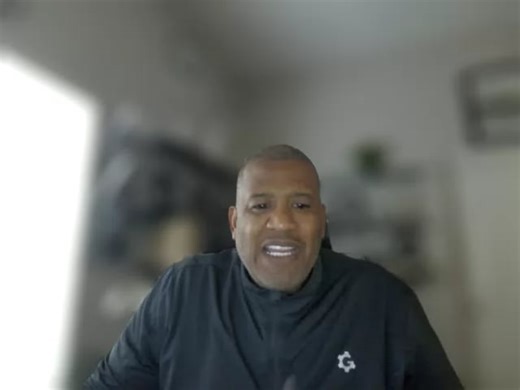 Leamon C. tutor video introduction on Preply