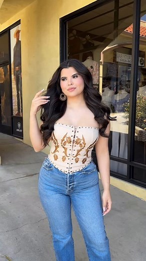 97 reactions | Shop our “Yaneth” corset!  Available in store and online! | Ale Accessories | Facebook