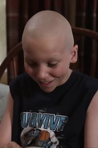 Peli: Cartas a Dios | Este chico con c4ncer escribe cartas a Dios todos los días. Aunque no le escribe para curarse. | Hoy Te Cuento