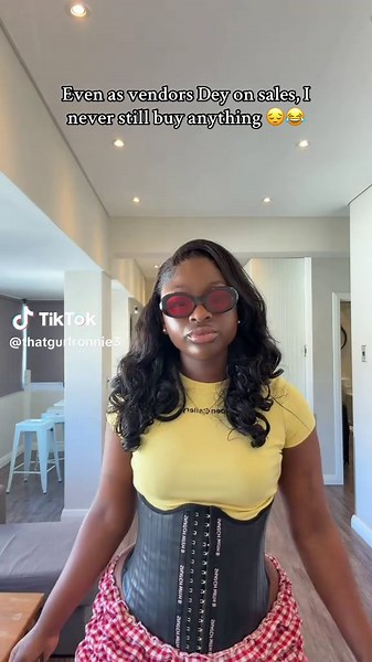 Which kind unaware Christmas be this😂#fyp #fypシ゚ | waist trainer