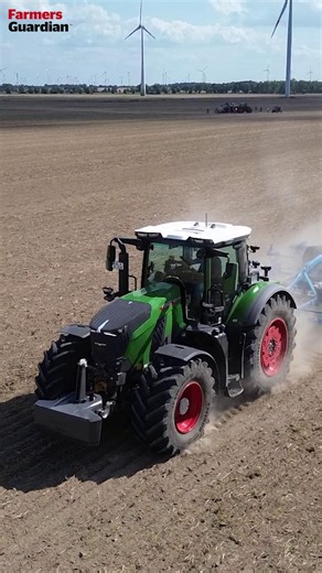 3.2K views · 22 reactions | Introducing Fendt's 5th generation 800 Series tractor.  Featuring a NEW AgcoPower 8.0-litre engine, a NEW transmission and a NEW cab.  Check it out!  https://www.farmersguardian.com/news/4518061/fendt-800-series-tractor-launched-8l-engine-cab-transmission #Fendt #tractor #machine #farmmachinery | Farmers Guardian | Facebook