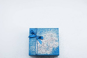 'Tis the season for glowy skin! ✨ Prep for the holidays with Aquasource Gel. | Biotherm