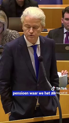 Geert Wilders valt Premier Jetten aan tijdens interruptie