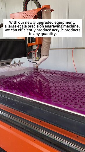 With our newly upgraded equipment, a large-scale precision engraving machine, we can efficiently produce acrylic products in any quantity #acrylic #acrylicproducts #acrylicfactory #acyliccustom