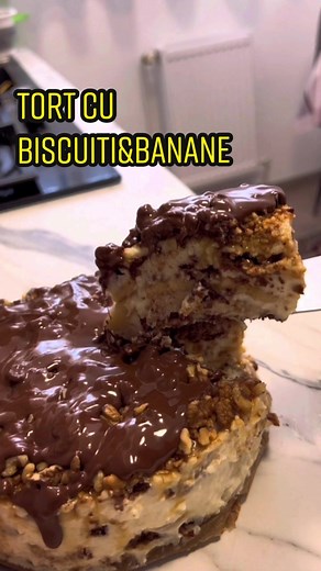 Tort cu banane și biscuiti - Rețetă simplă și delicioasă!