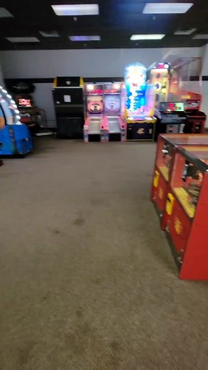 Mini Finger Cuffs Mystery Vending Machine - Day 2!