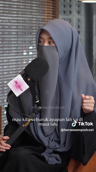 Batal menikah karena merasa tidak pantas & belum sembuh dari trauma 🥹💔 Footage dari Eps. “LUCKY GIRL SYNDROME” sudah tayang di 🖍️Yotube Channel : Her Season Podcast!🎀🧸 #herseasonpodcast #podcast #youtube #asmr #hijab #fy #fypage #interview #fyppppppppppppppppppppppp #success #motivation #tinandrose #edrea_esm