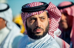 تركي آل الشيخ في أول رد على أنباء إقالته من منصبه