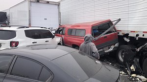 One person dead after dozens of cars crash on I-5 in Linn County