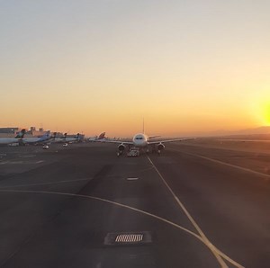 ¿Cómo compro un boleto de avión por internet? - Mundukos