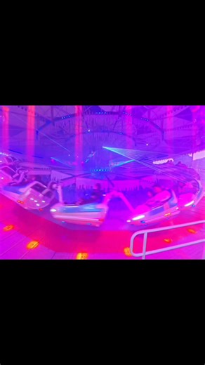 There is a reason why we say you haven't ridden Ice Jet till you ride it at Nottingham Goose Fair once again Terence shows everyone how you get the Fairground Rocking and Rolling 😎 #TeamIcejet #worldfunfairmonth #fairgroundenthusiast #fairground #kermis #fairgroundenthusiasts | FairGround7 Media