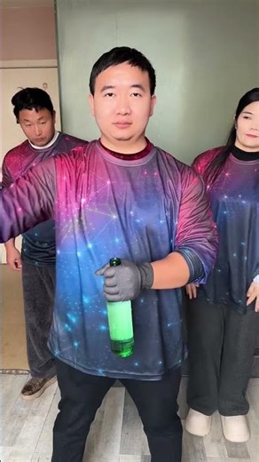 Chinese Kung Fu Master | Flying Cards Skills | Qigong #Funny #KungFu #shorts #shortsfeed