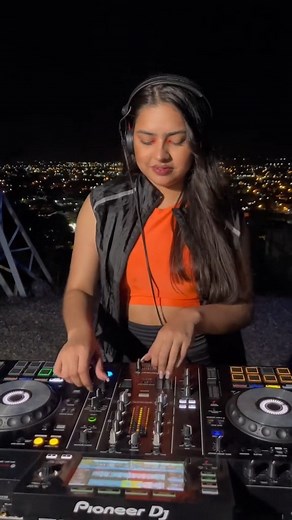 💎 ¡Curso de DJ Profesional!! 🌌 ¡Aprende desde cero ya mismo con nuestro curso personalizado!! ❄️ Inscríbete ya!! Creditos: djmafer #cursosonline #dj #djs #djset #DJenVivo #djshow #djsetup #djmexico #pioneer | Academia DJ Profesional