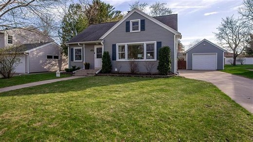 2728 Clark Pl, Eau Claire, WI 54701 | Estately 🧡 | MLS# 1600310