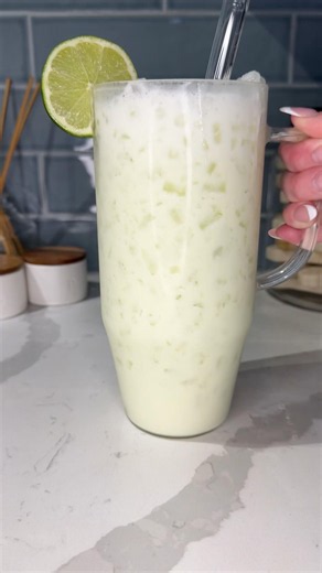 viral brazilian lemonade drink recipe 🍋‍🟩🧊#lime #drink #ice #recipe #shorts #viral #easyrecipes