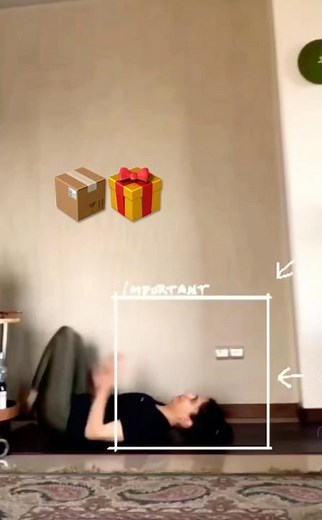 Extreme Yoga Compression | Fit-Into-the-Box Challenge (15s)