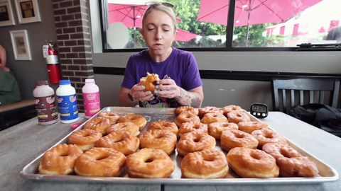 Woman eats 30 glazed donuts all at once