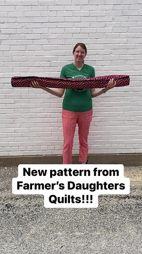 Check out one of our latest patterns to our Farmer’s Skinny series! #skinnypat #fdquilts #fdquiltspattern #quiltersoffacebook #quiltersgonnaquilt | Farmer's Daughters Quilts