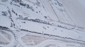 Canadian authorities to remove border protesters