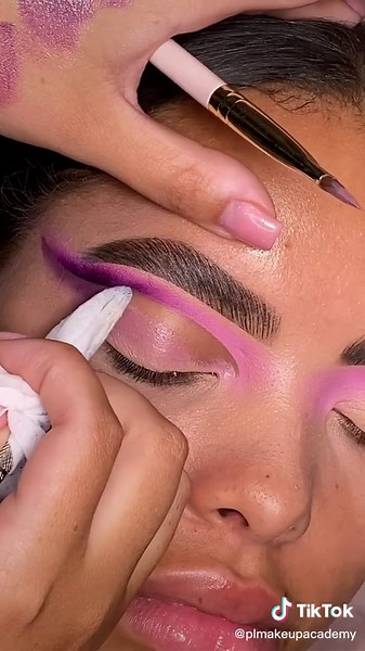 Essential Plouise Cut Carver for Mistake-Proof Makeup Carving