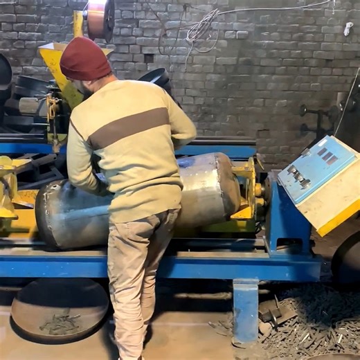 How Air Compressor Tanks Are Made with Incredible Precision! | Majestic Makers