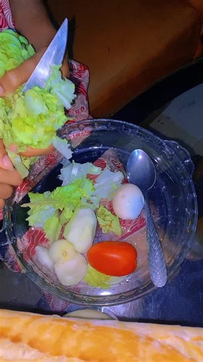 How to Chop Lettuce Perfectly in the Kitchen