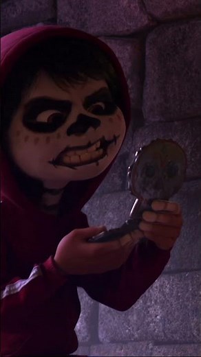 Héctor Paints Miguel’s Disguise! 🎨💀 | Coco | Disney Kids