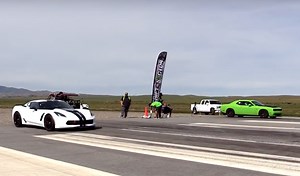 All-American Drag Race: Corvette C7 Z06 vs SRT Challenger Hellcat - CorvetteForum
