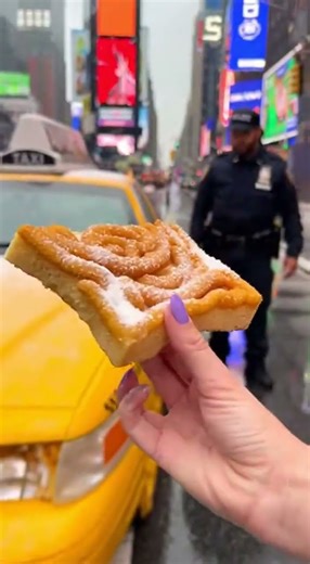 Funnel Cakes | Crispy, Golden & Carnival-Style Treat 🍩✨ #birthday #cake #youtubeshorts #us #shorts