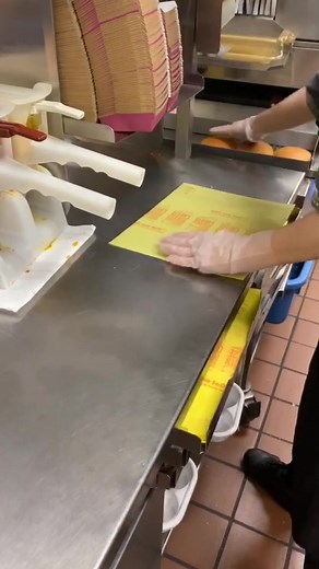 How to Make a Cheeseburger at McDonald's