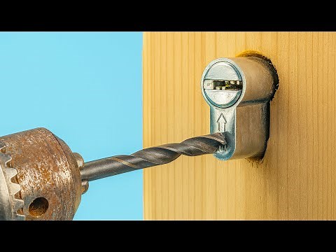Emergency Opening Of Doors Without A Key😱Every house needs this and no one does it!!