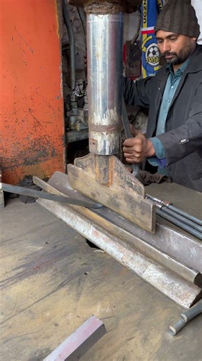 Bending of Iron Rod Into U Shape With 5 Tons Pressure of Hydraulic Press #ironrod #hydraulicpress
